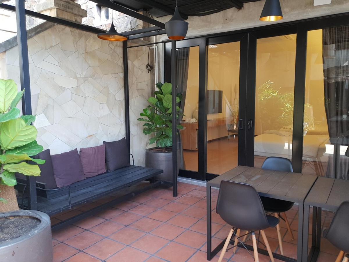 Lot 33 Boutique Hotel Pantai Cenang  Exterior photo