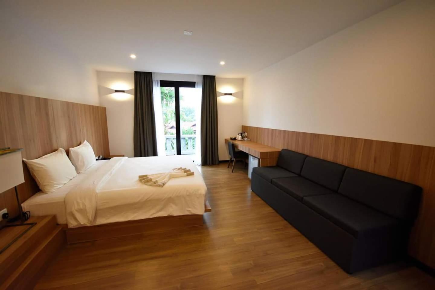 Lot 33 Boutique Hotel Pantai Cenang  Exterior photo